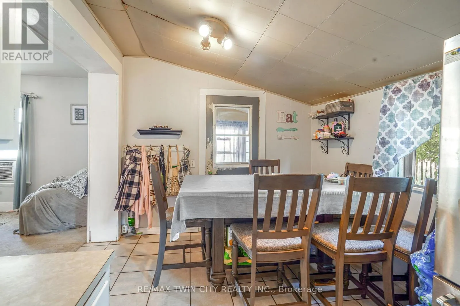 327 SHERIDAN STREET
