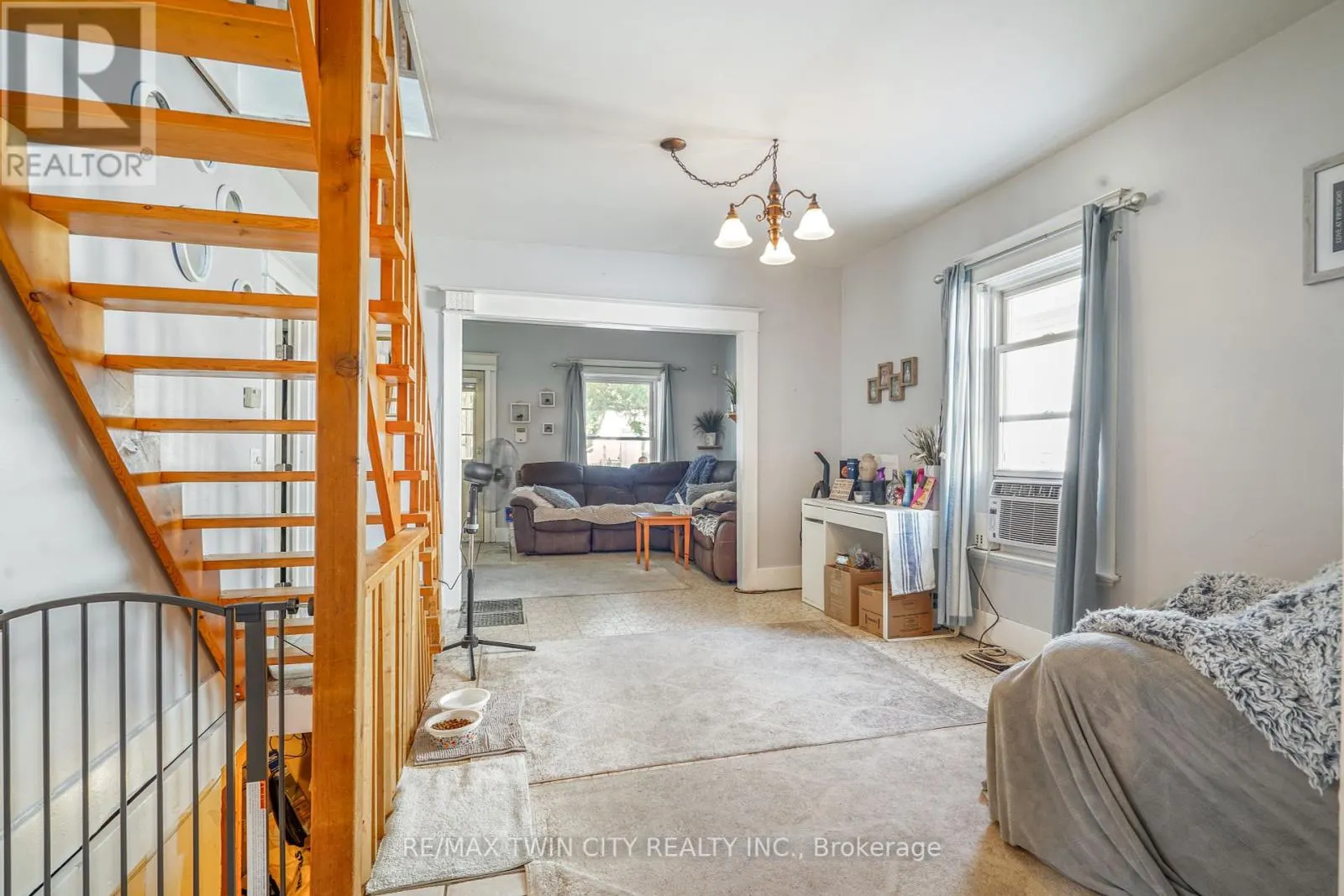 327 SHERIDAN STREET
