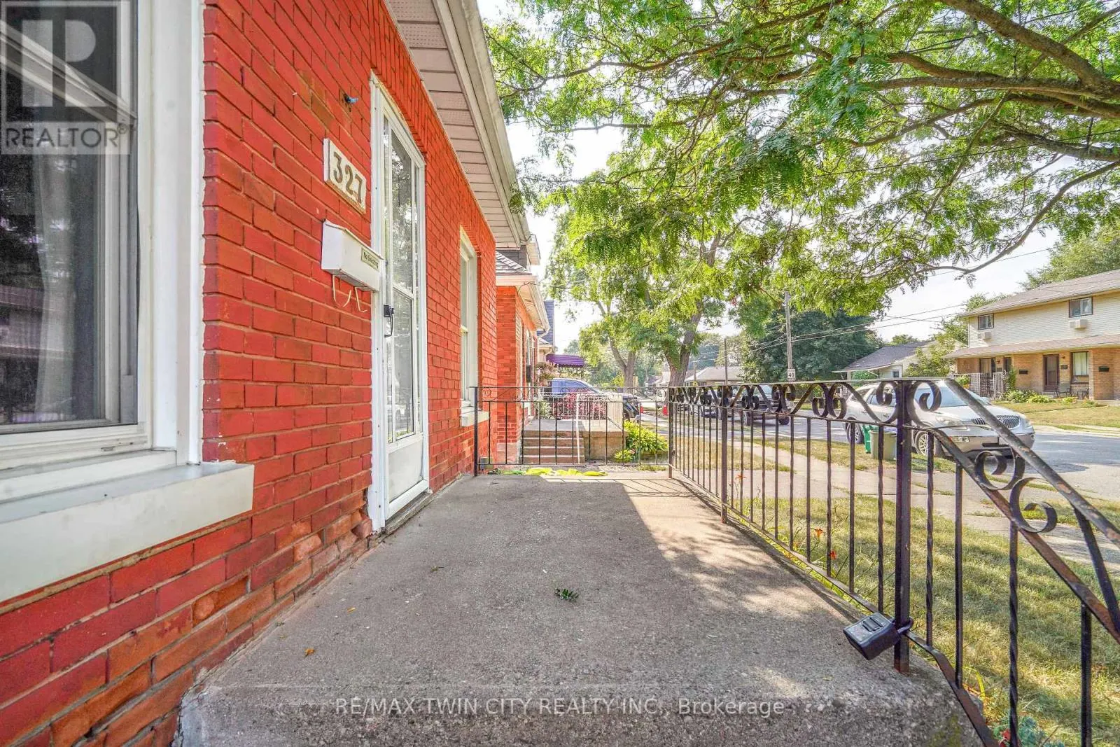 327 SHERIDAN STREET