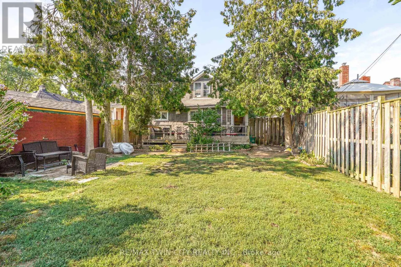 327 SHERIDAN STREET
