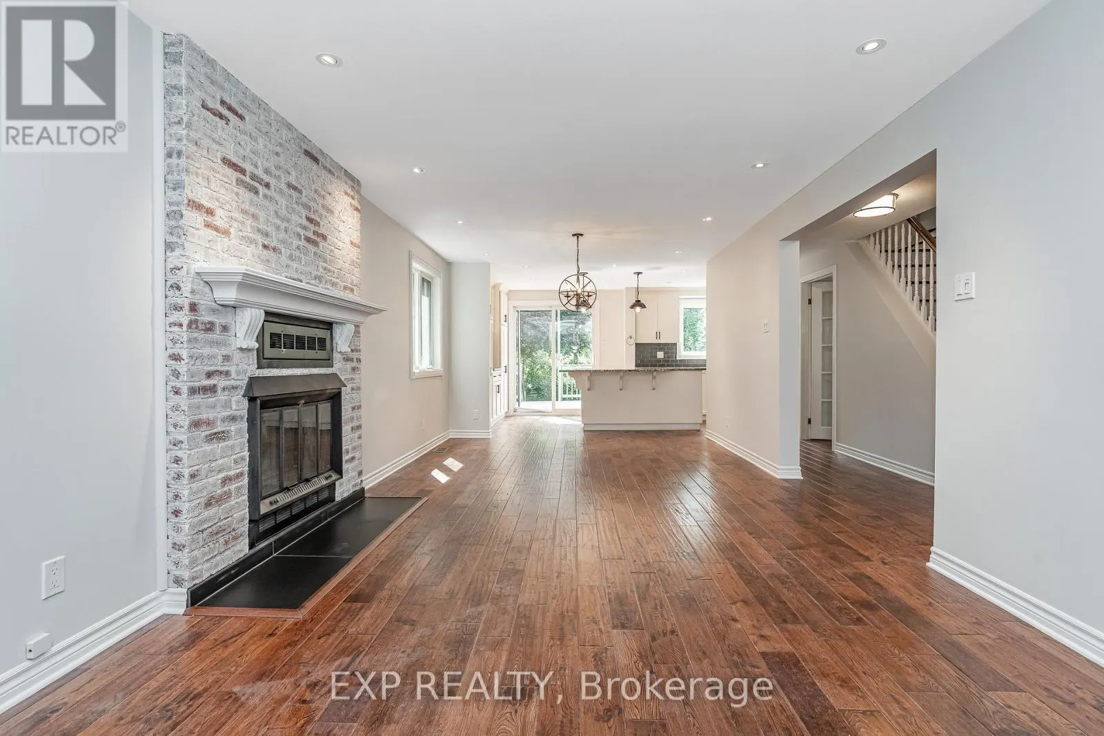 80 COOLSPRING CRESCENT