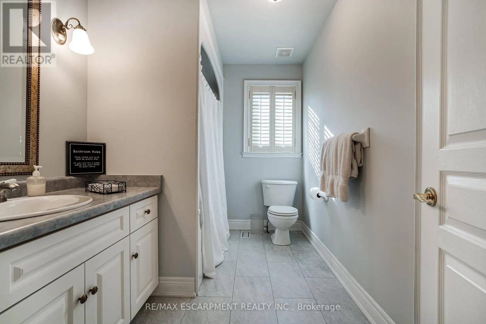 148 FOXRIDGE DRIVE