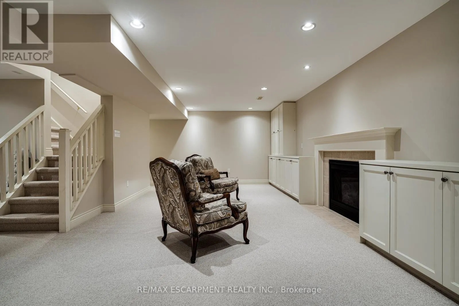 148 FOXRIDGE DRIVE