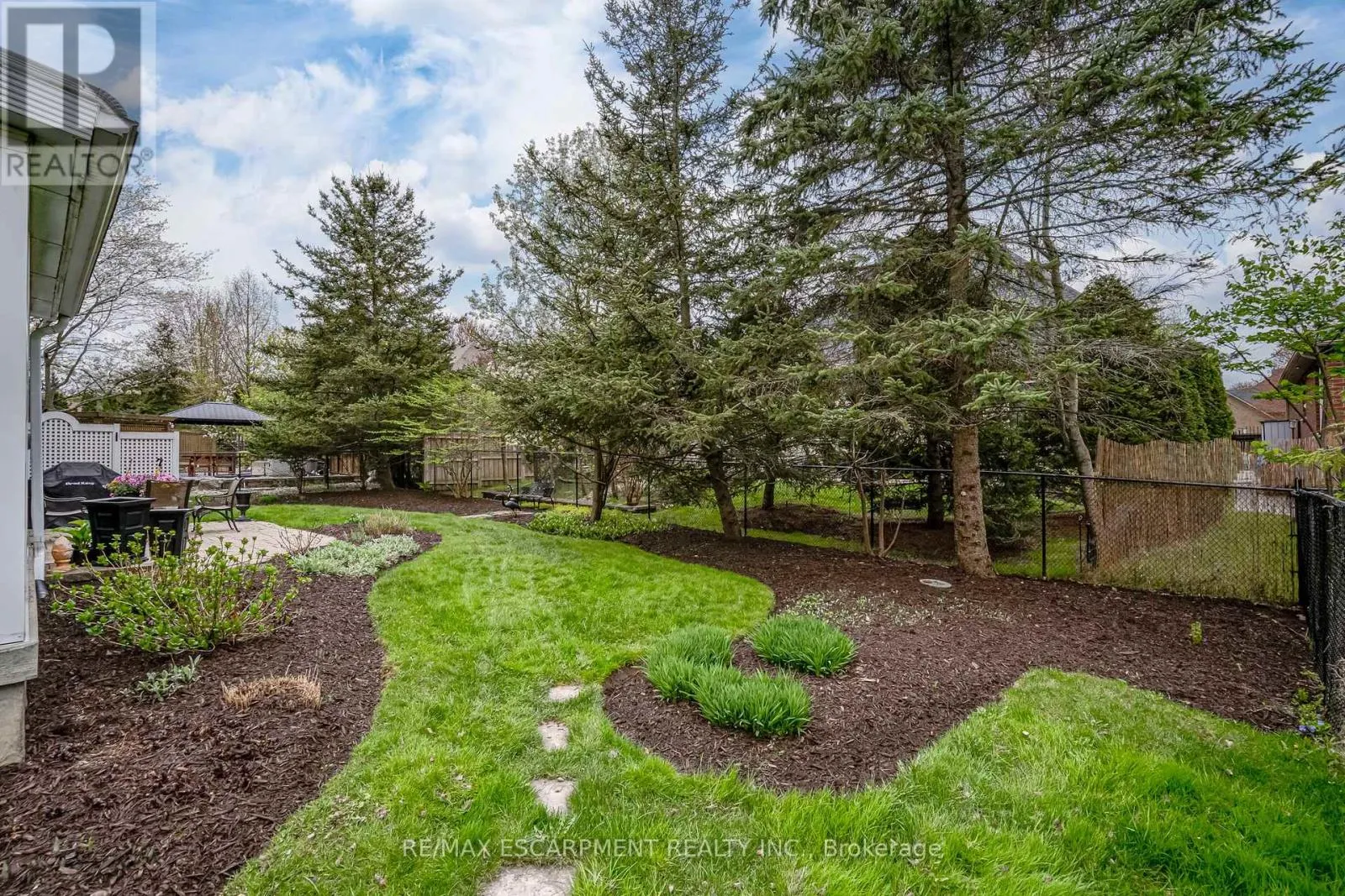 148 FOXRIDGE DRIVE