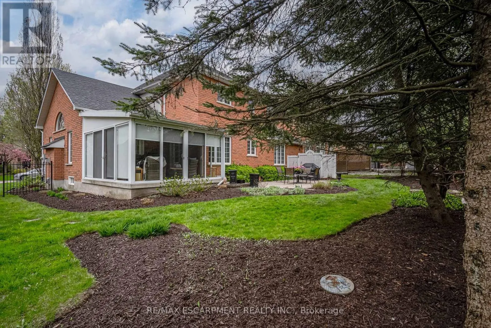 148 FOXRIDGE DRIVE