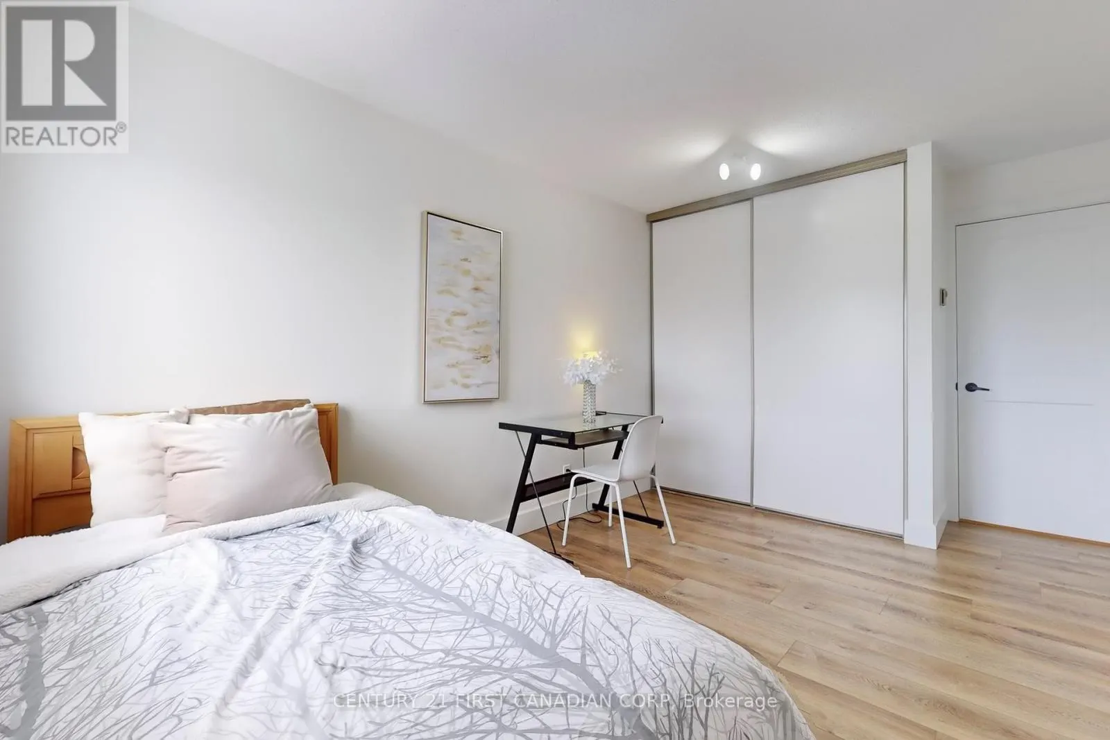 319 - 735 DEVERON CRESCENT, #319