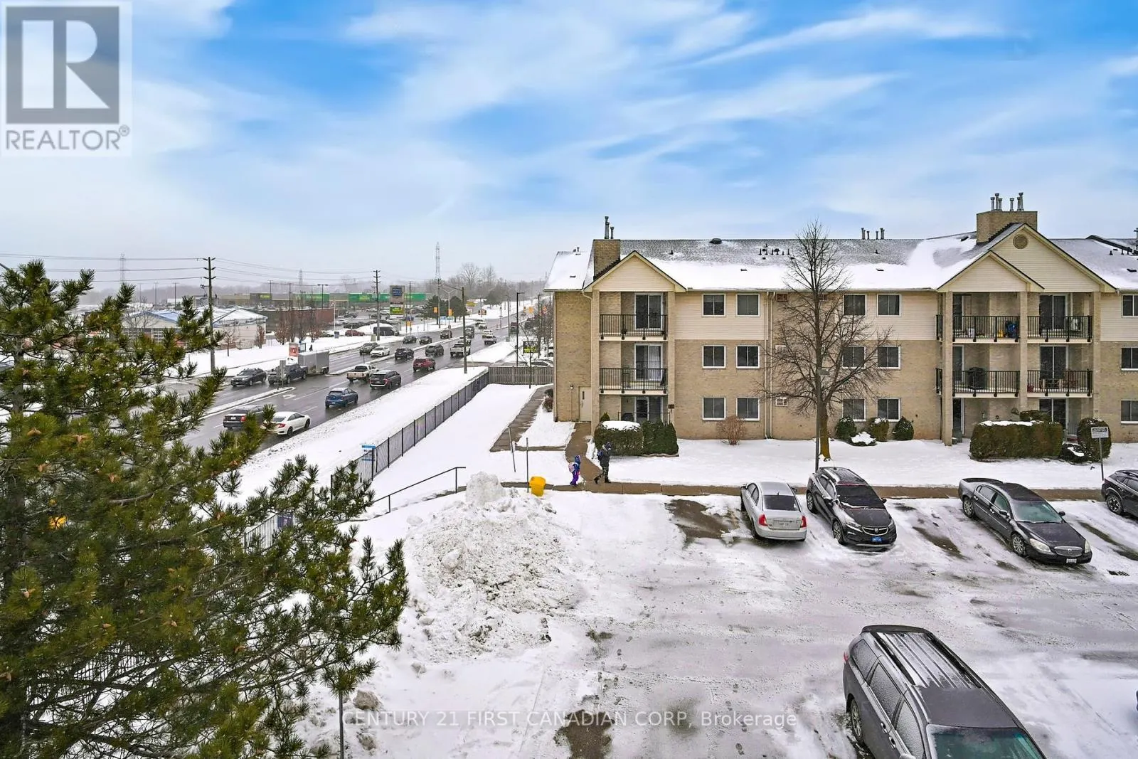 319 - 735 DEVERON CRESCENT, #319