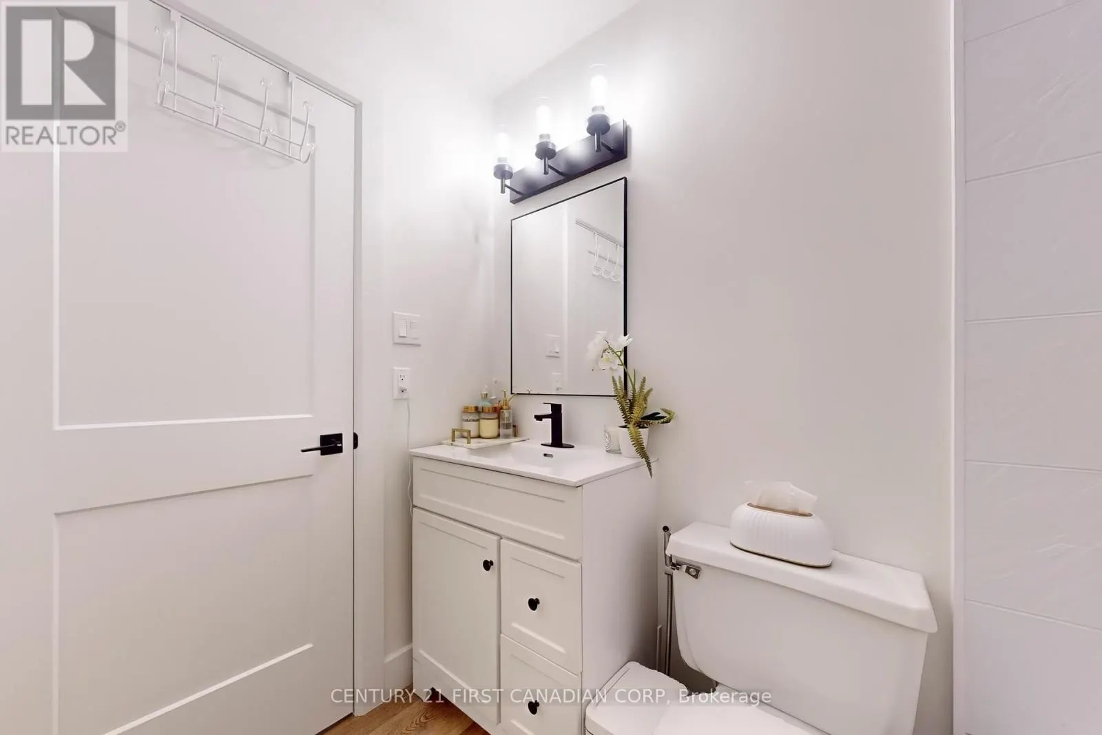319 - 735 DEVERON CRESCENT, #319