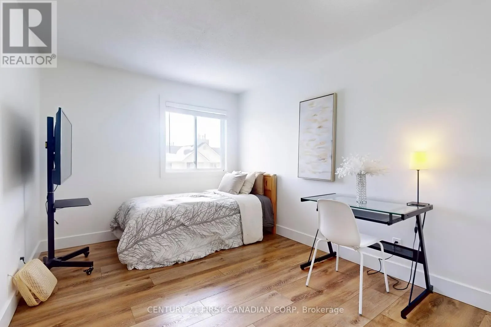 319 - 735 DEVERON CRESCENT, #319