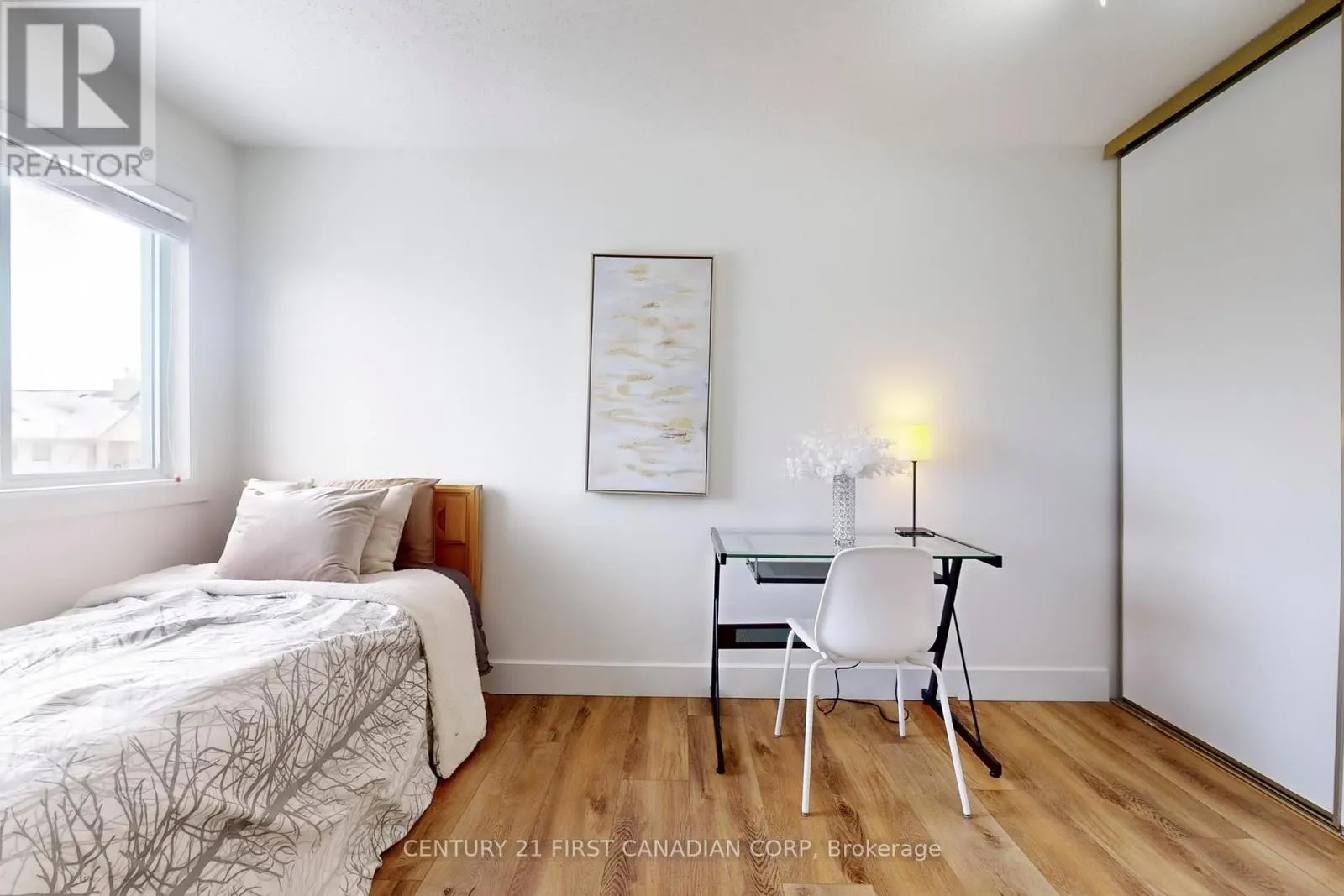 319 - 735 DEVERON CRESCENT, #319