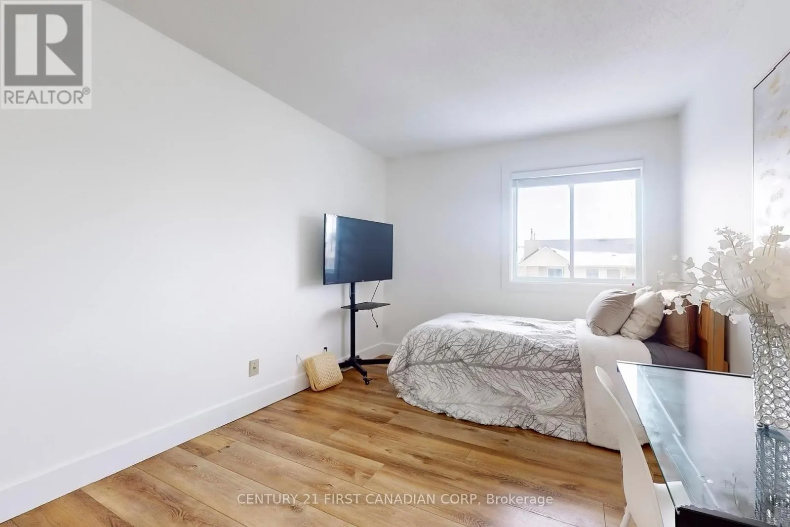 319 - 735 DEVERON CRESCENT, #319
