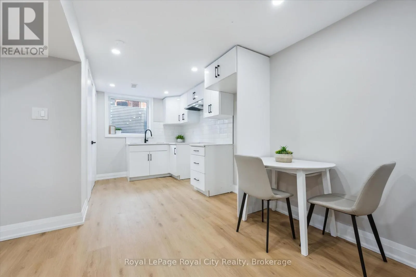 22 HEATH ROAD