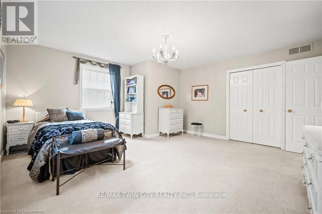 34 GOWINLOCK COURT