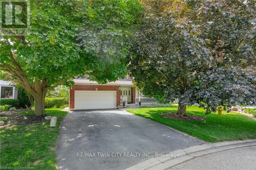 34 GOWINLOCK COURT