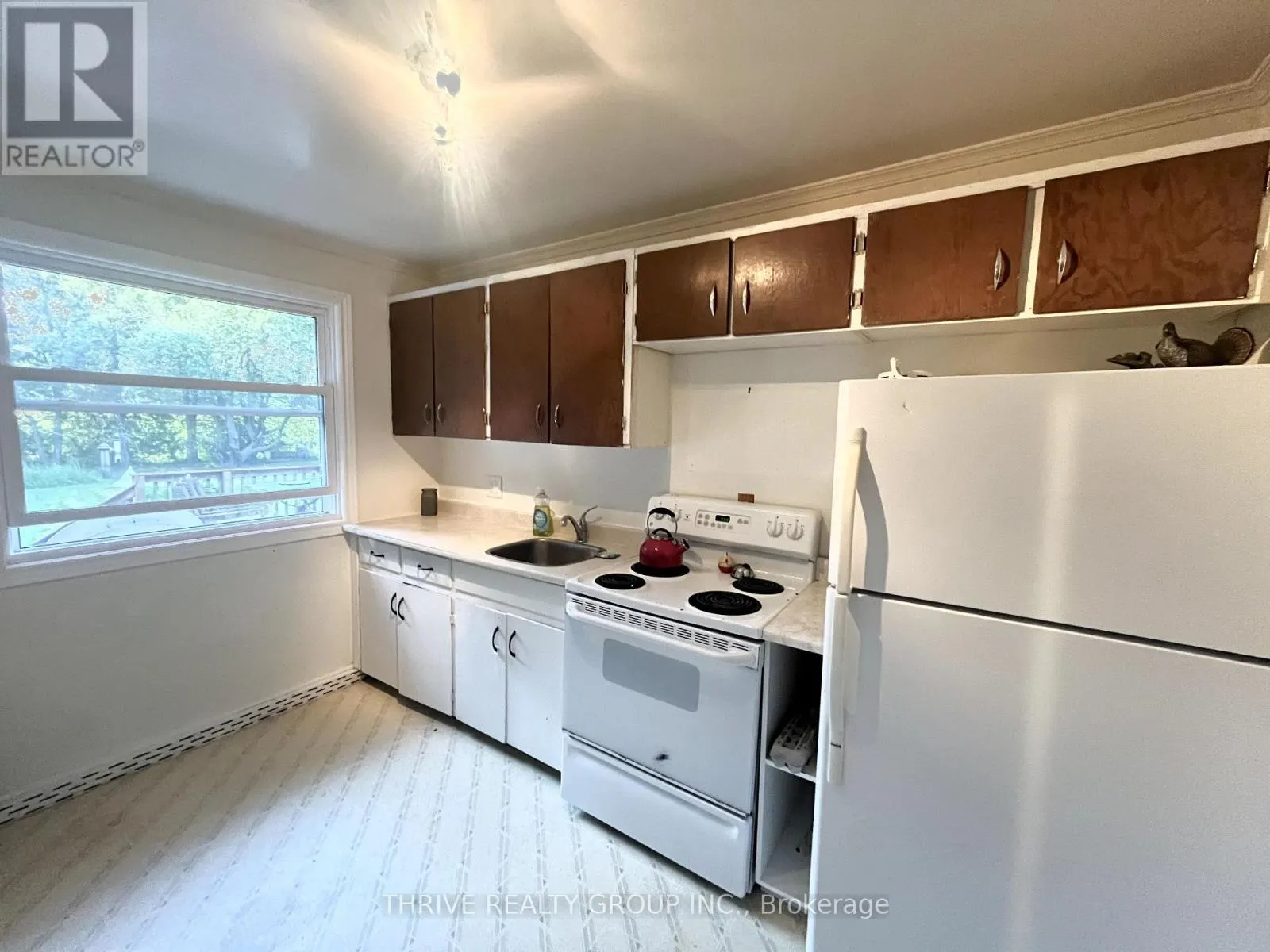1 - 2832 SUNNINGDALE ROAD W, #1
