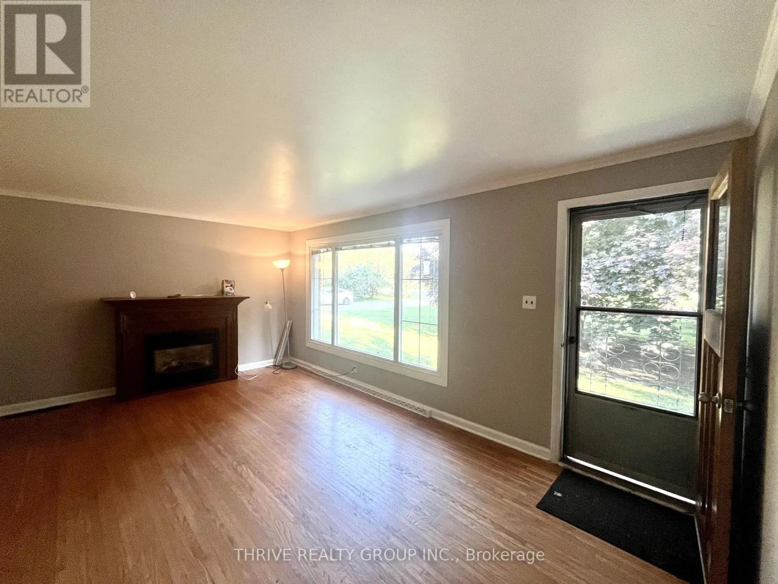 1 - 2832 SUNNINGDALE ROAD W, #1