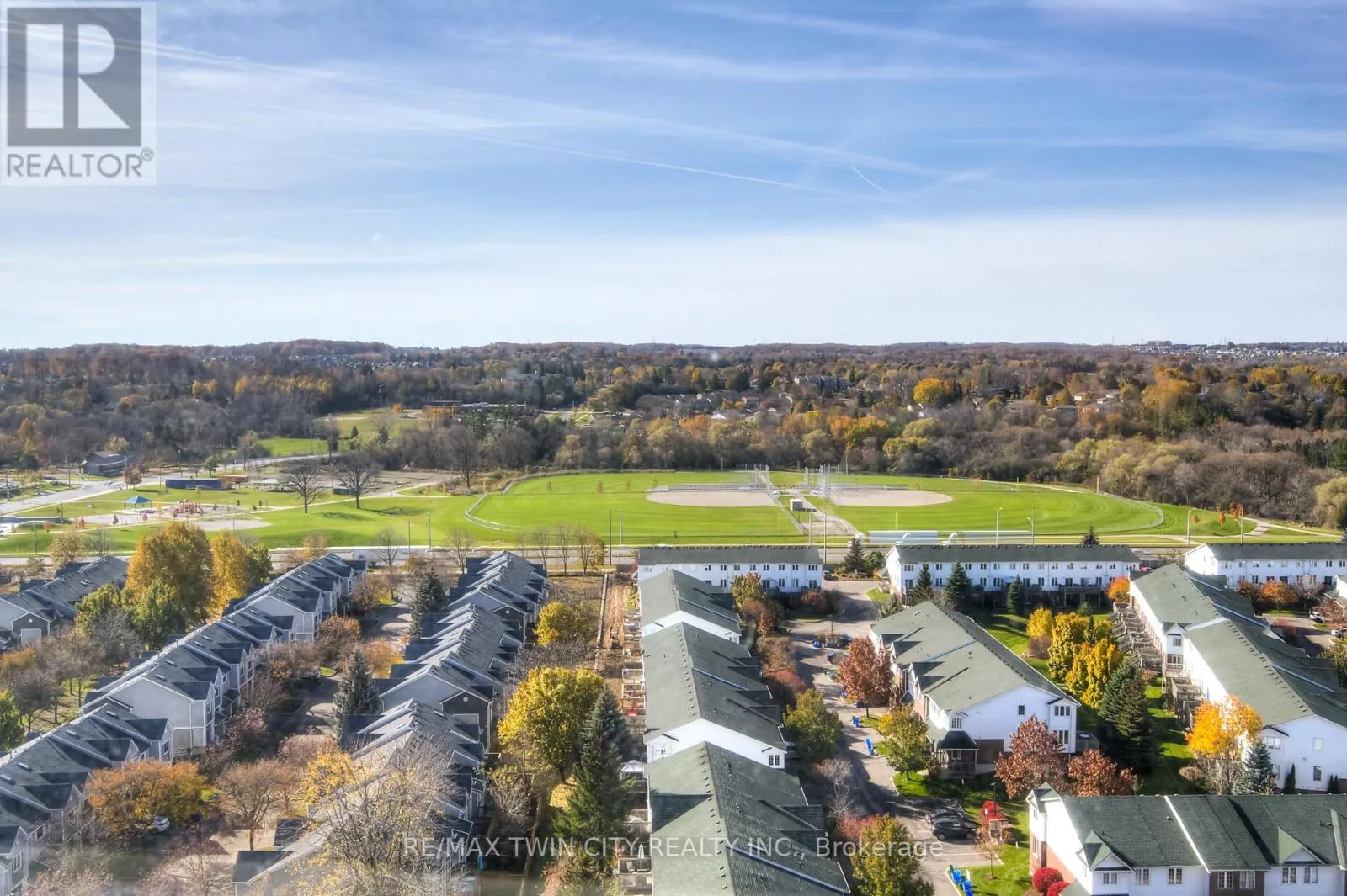 1412 - 35 GREEN VALLEY DRIVE W