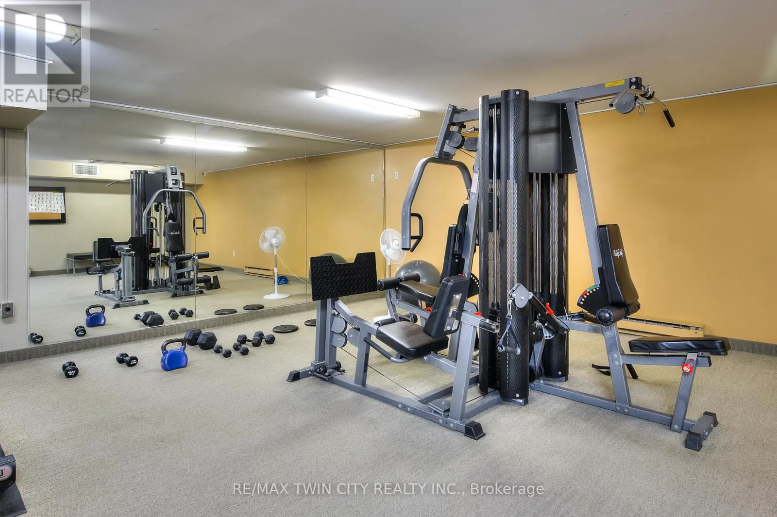 1412 - 35 GREEN VALLEY DRIVE W