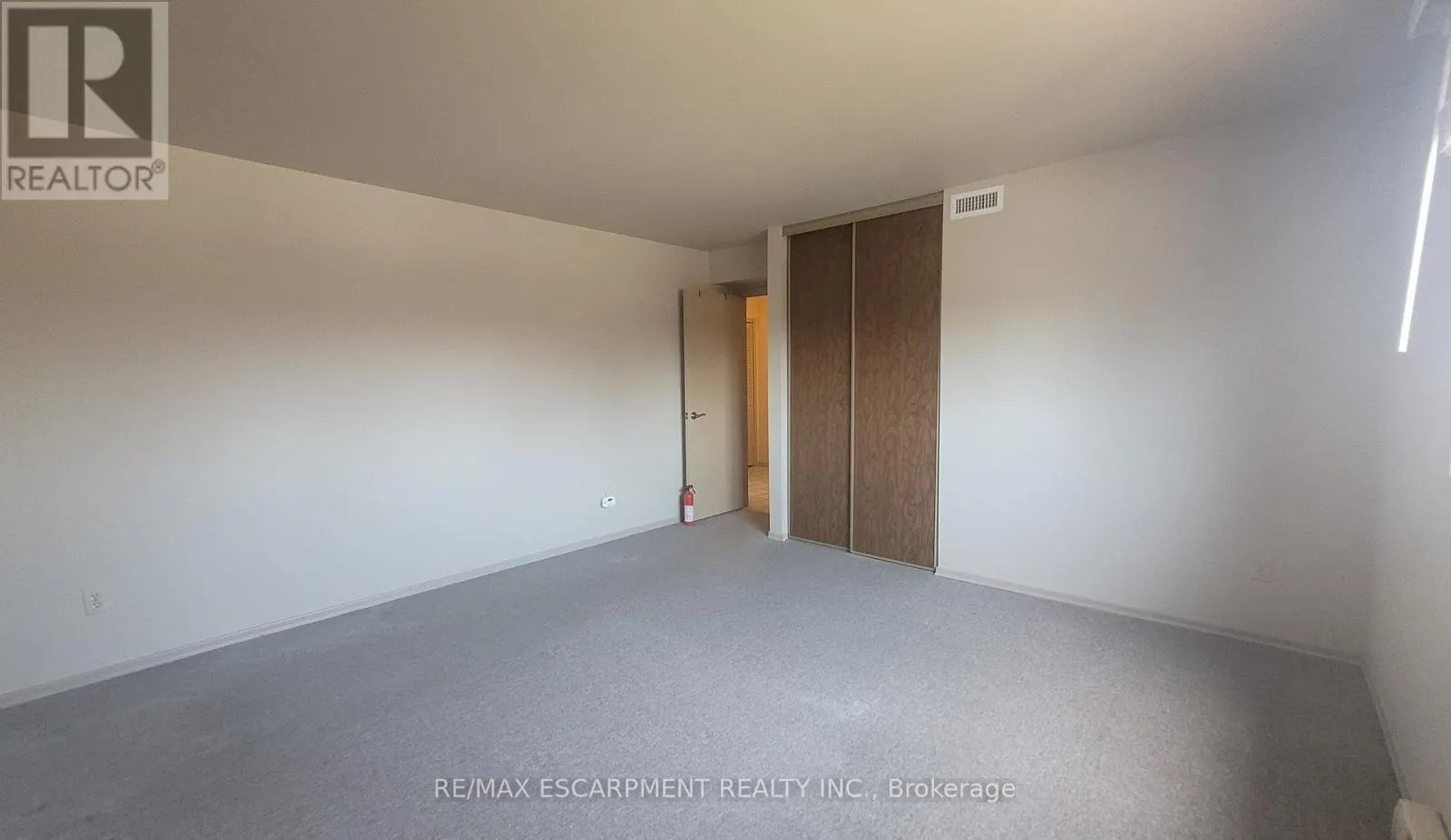 325 FAIRVIEW DRIVE