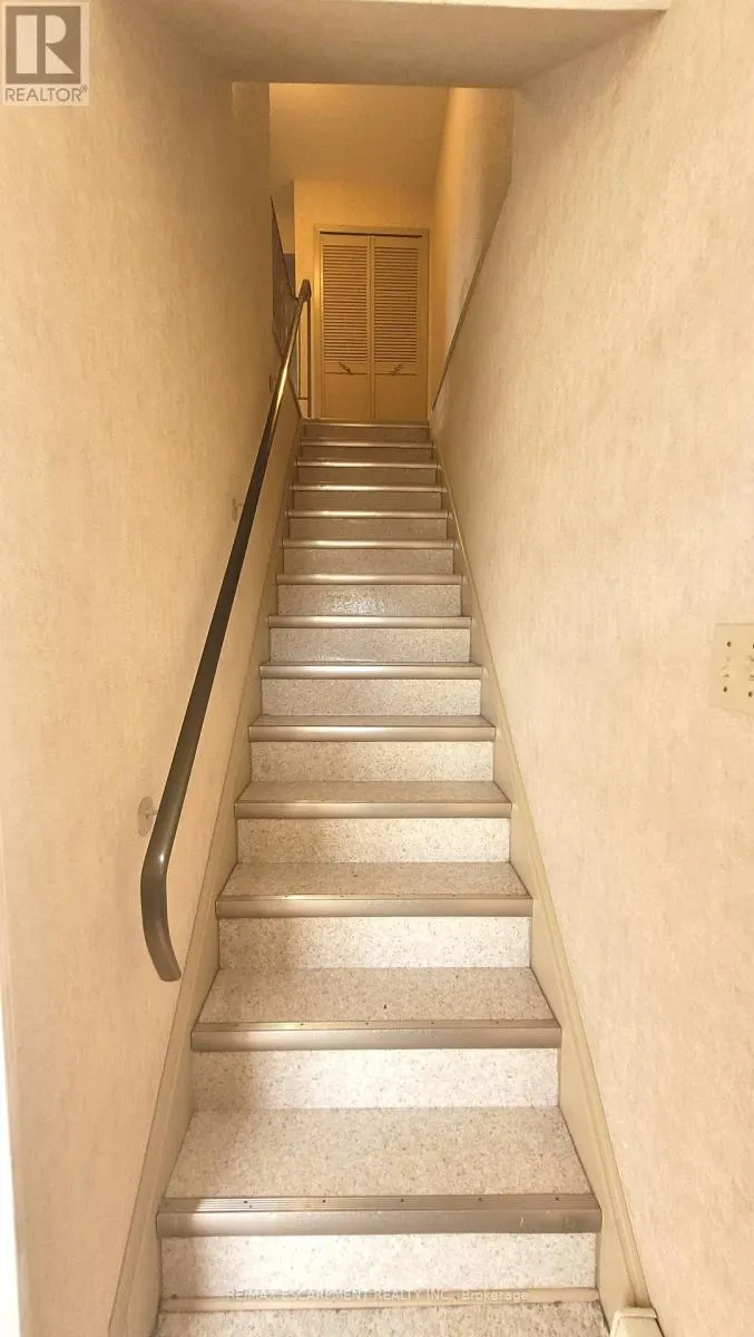 325 FAIRVIEW DRIVE