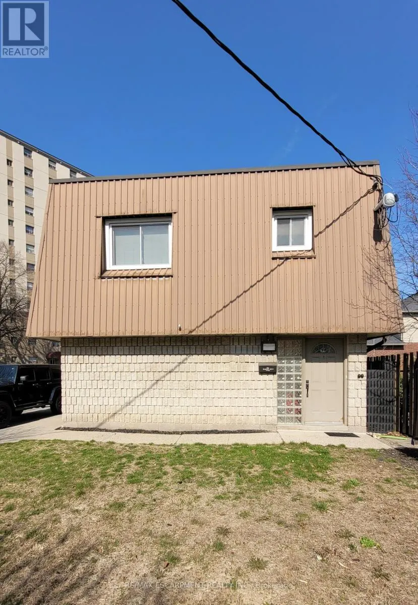 325 FAIRVIEW DRIVE