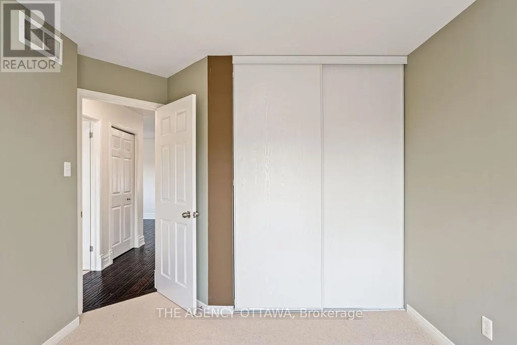 277 BRANTHAVEN STREET