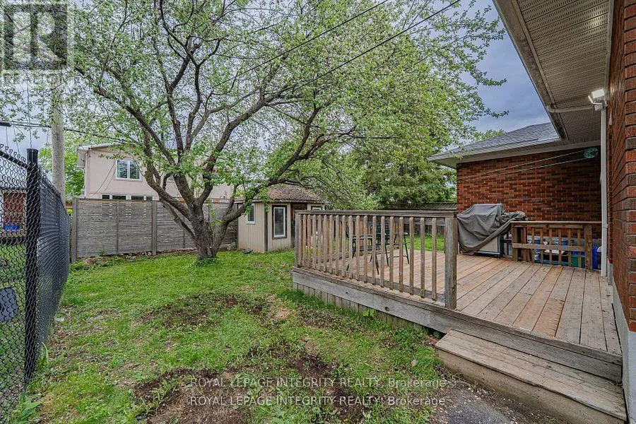 1695 GAGE CRESCENT N