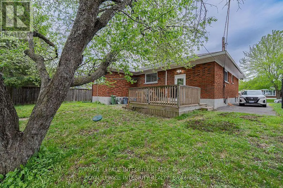1695 GAGE CRESCENT N