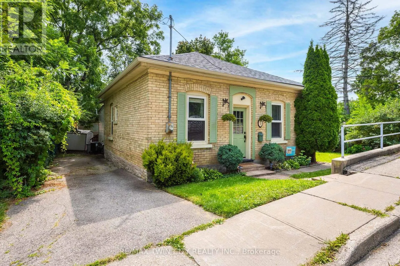 5 METCALFE STREET