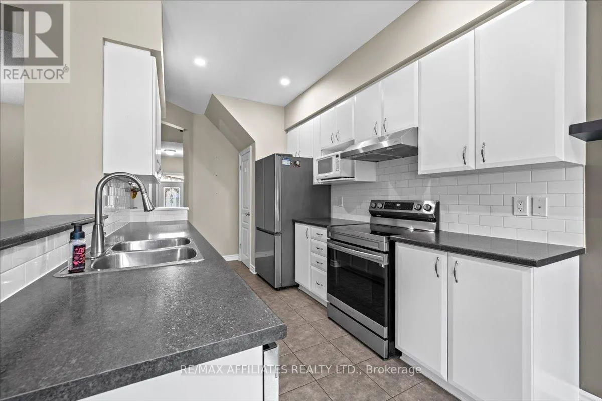 628 EVERLASTING CRESCENT