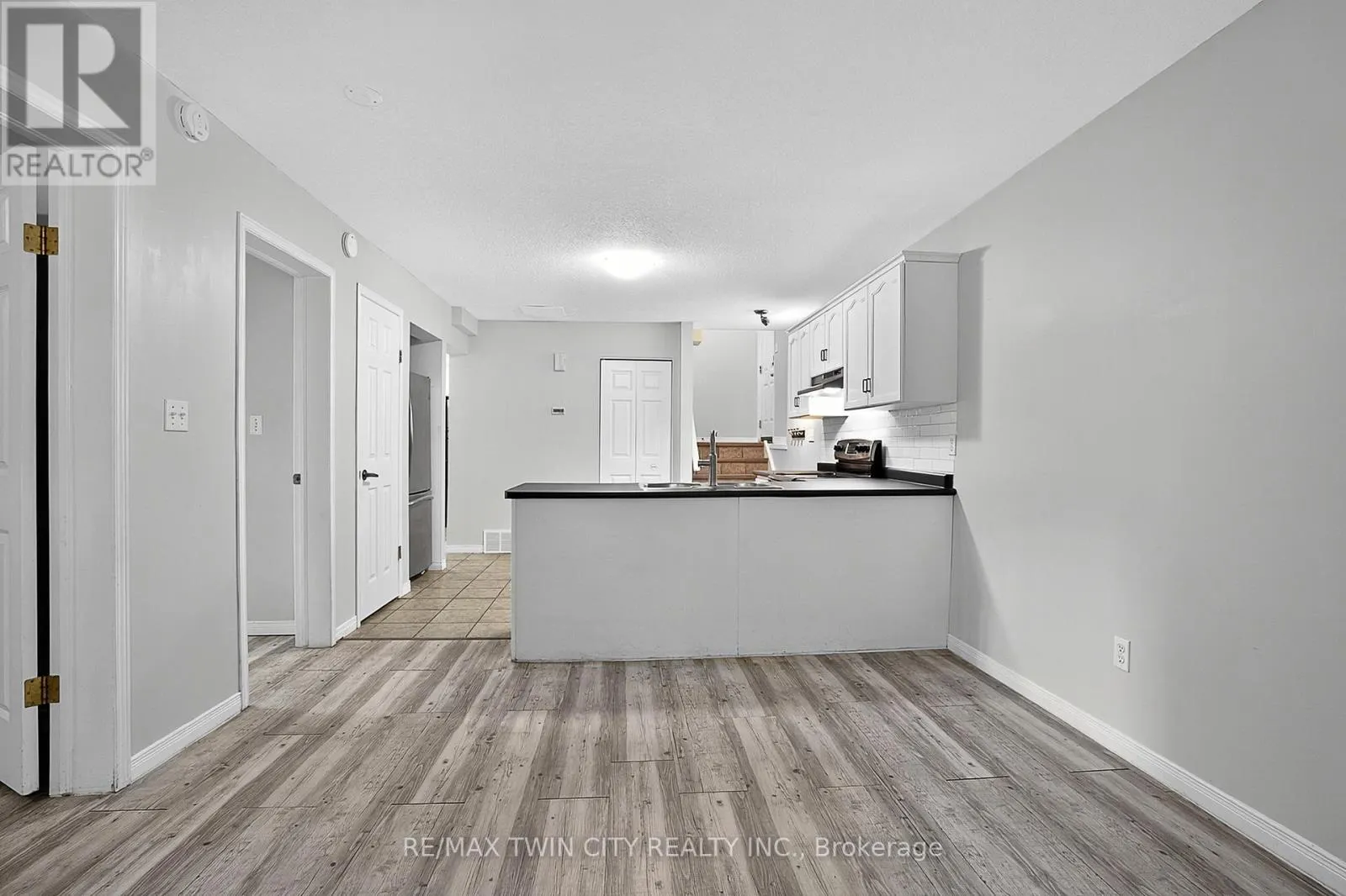 3 WISTERIA COURT