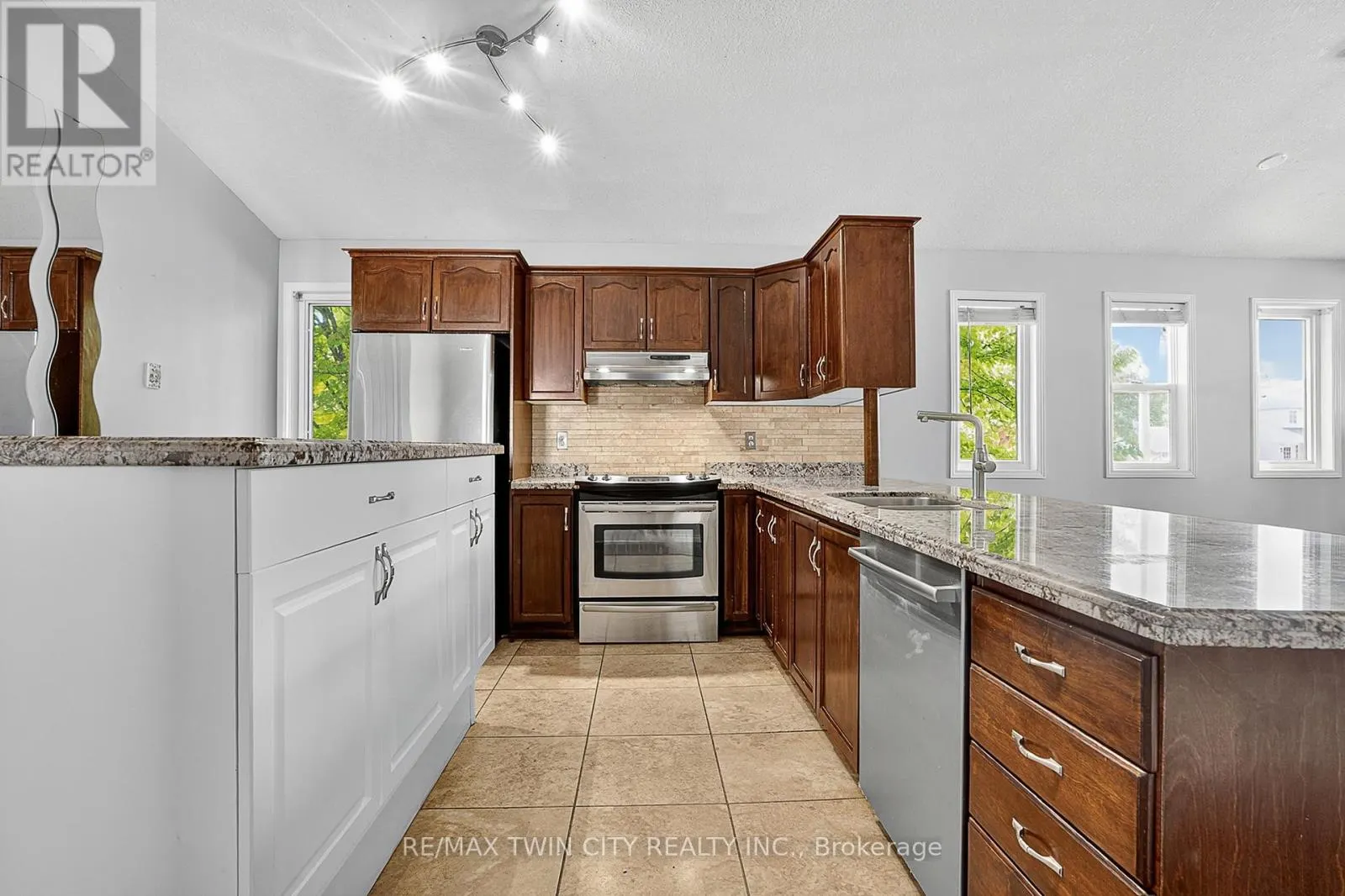 3 WISTERIA COURT