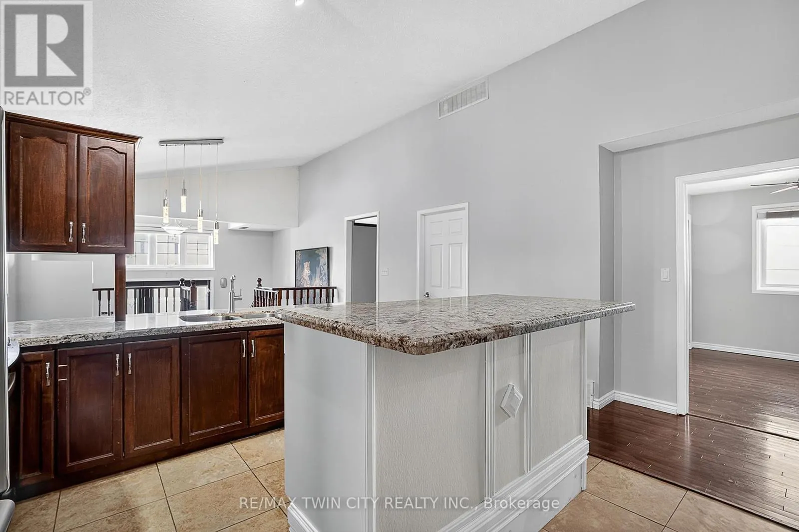 3 WISTERIA COURT