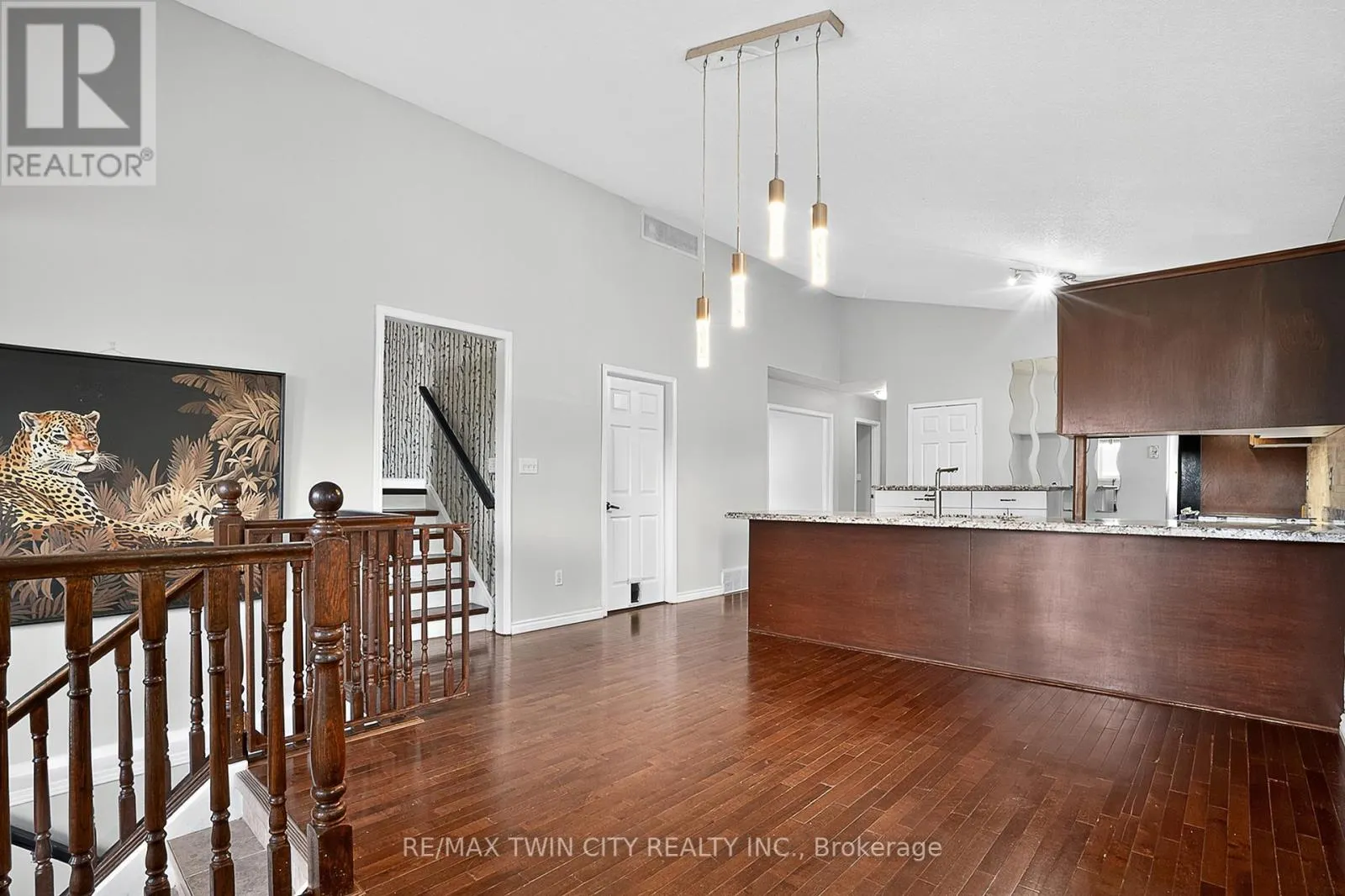 3 WISTERIA COURT