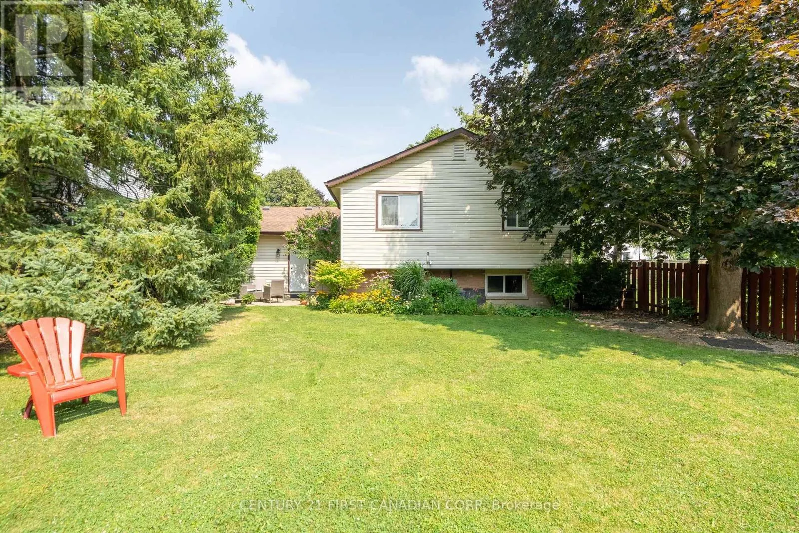 54 FOUR OAKS CRESCENT