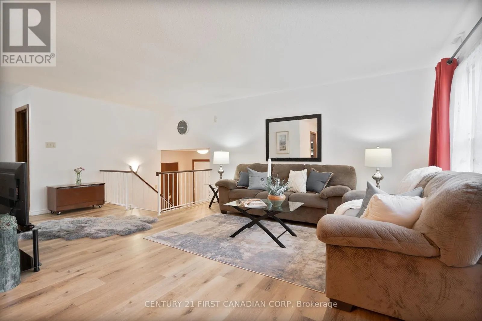 54 FOUR OAKS CRESCENT