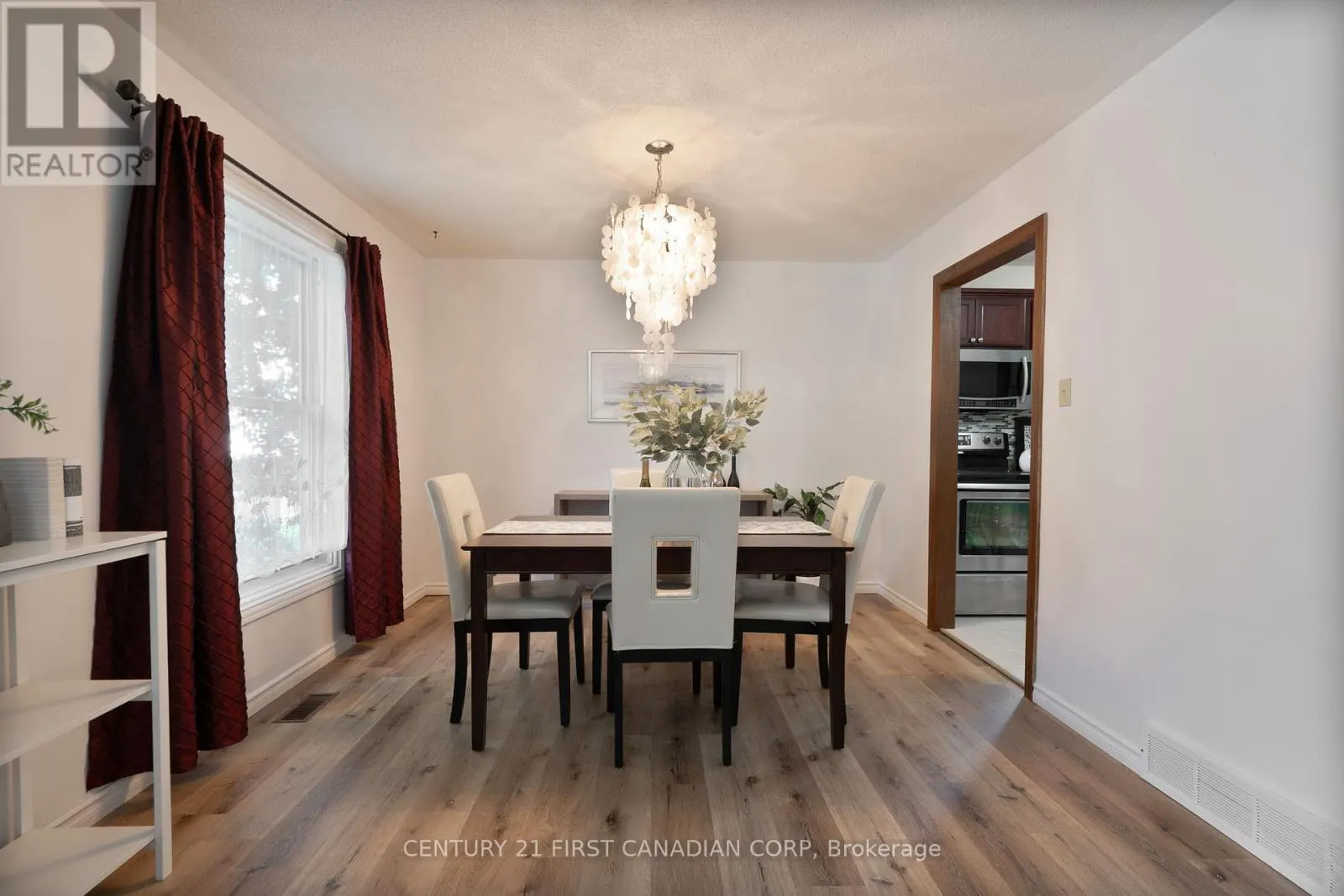 54 FOUR OAKS CRESCENT