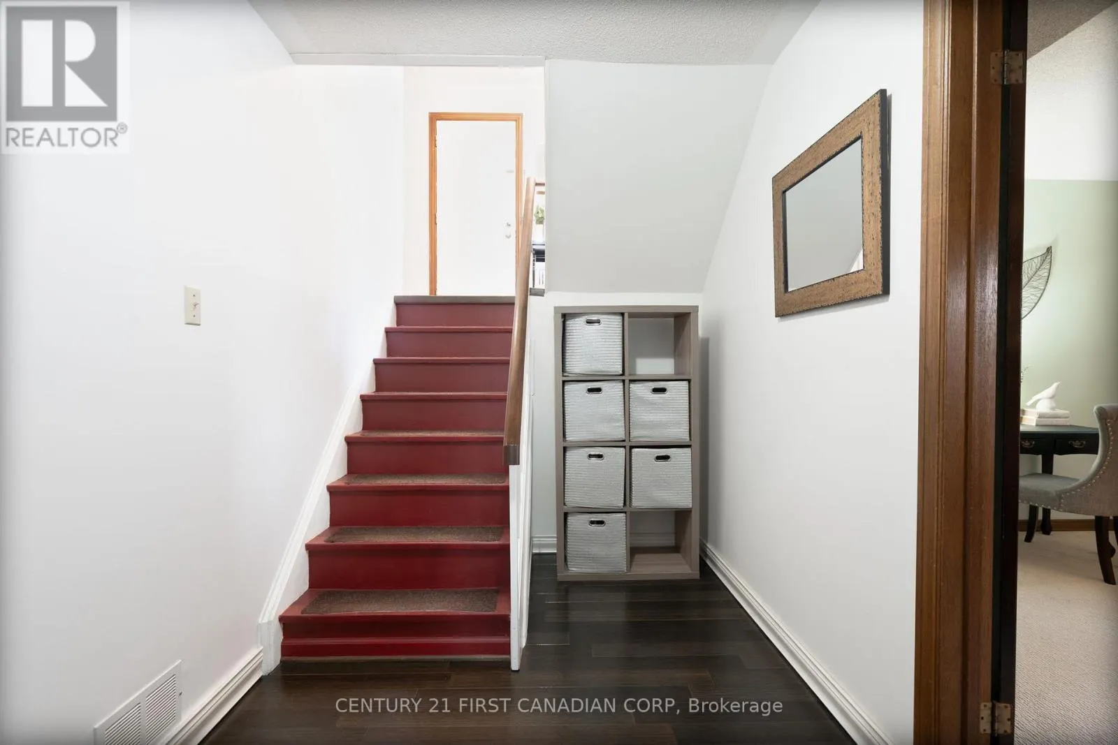 54 FOUR OAKS CRESCENT