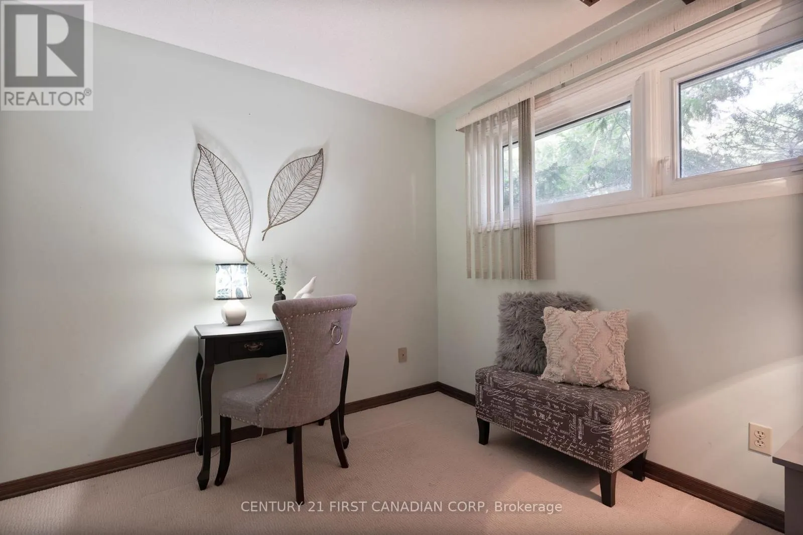 54 FOUR OAKS CRESCENT