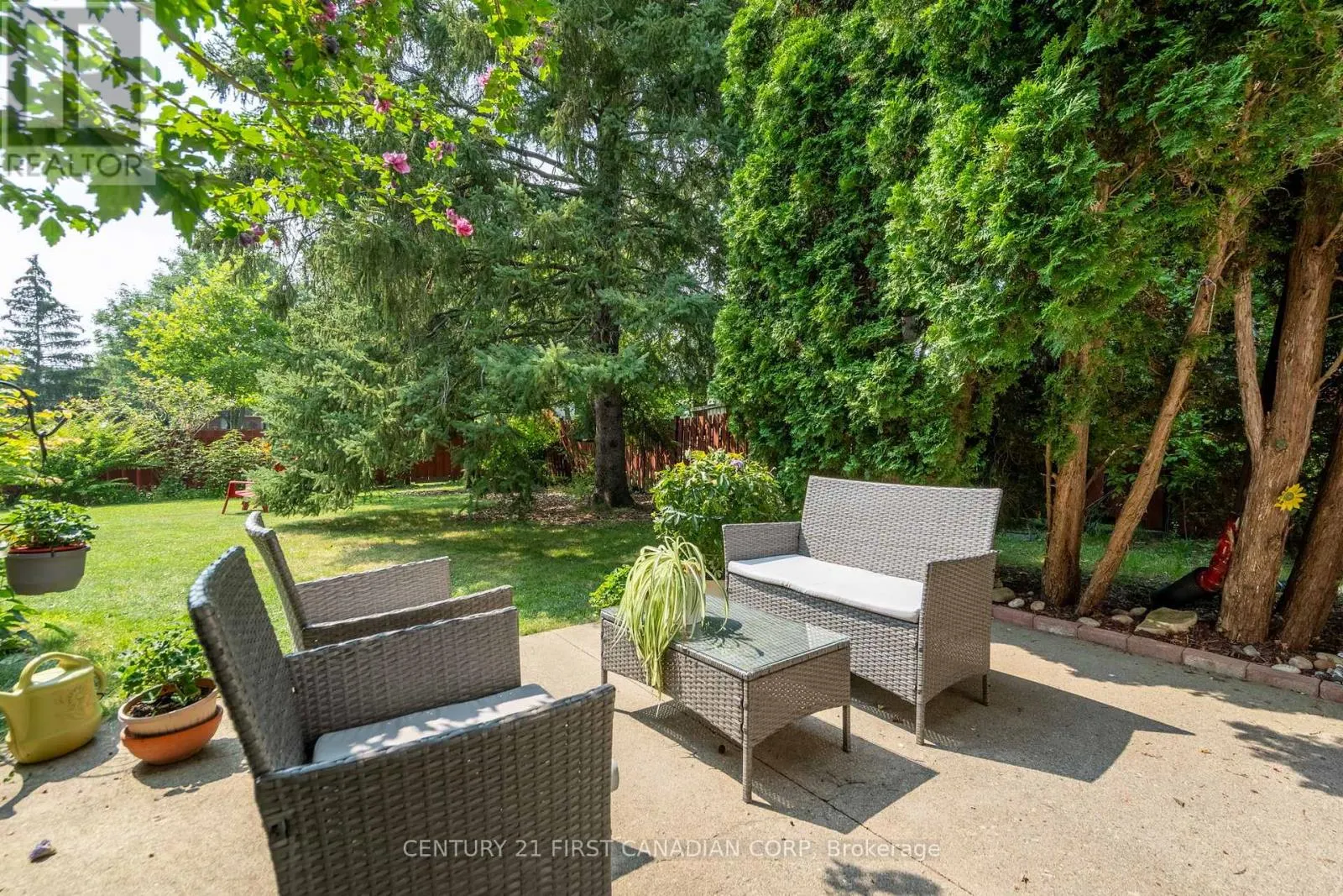 54 FOUR OAKS CRESCENT
