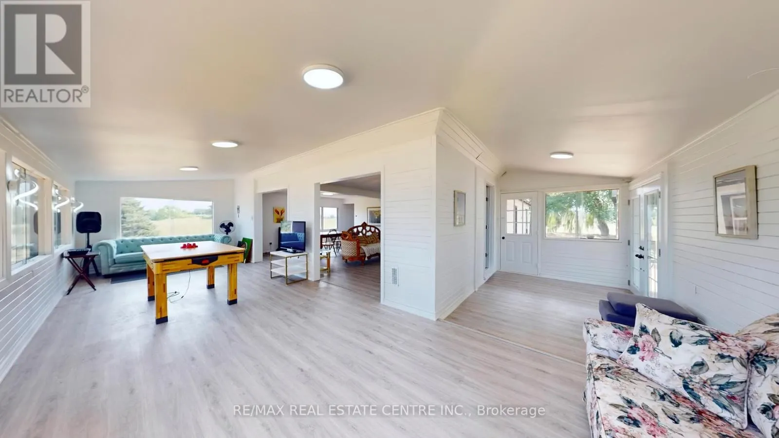 4036 LAKESHORE ROAD