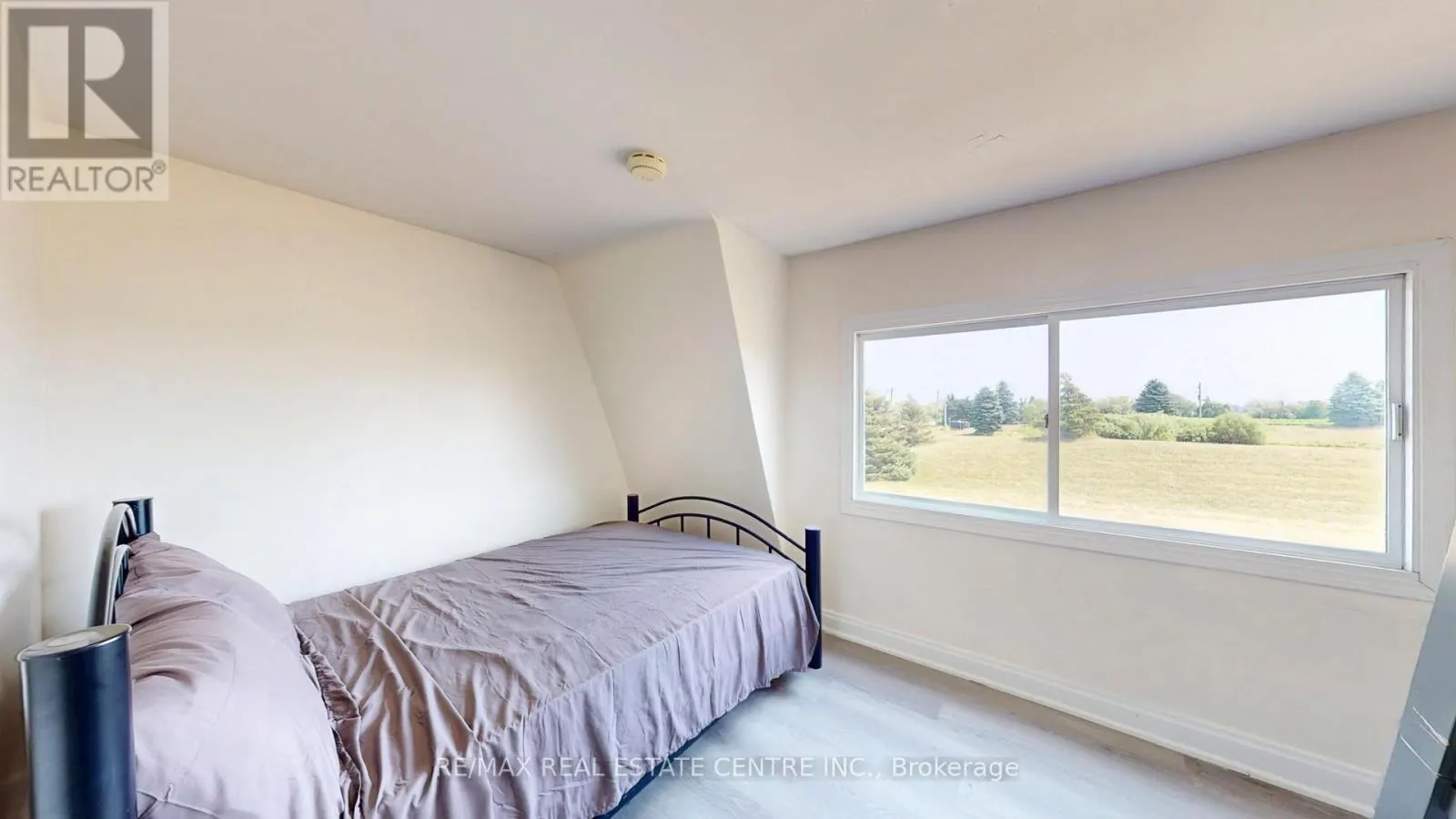 4036 LAKESHORE ROAD