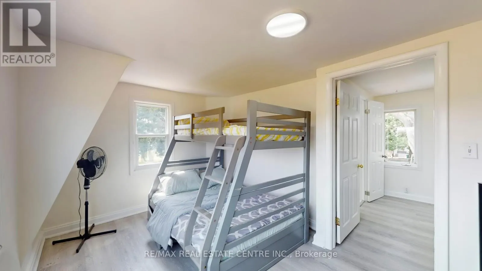 4036 LAKESHORE ROAD