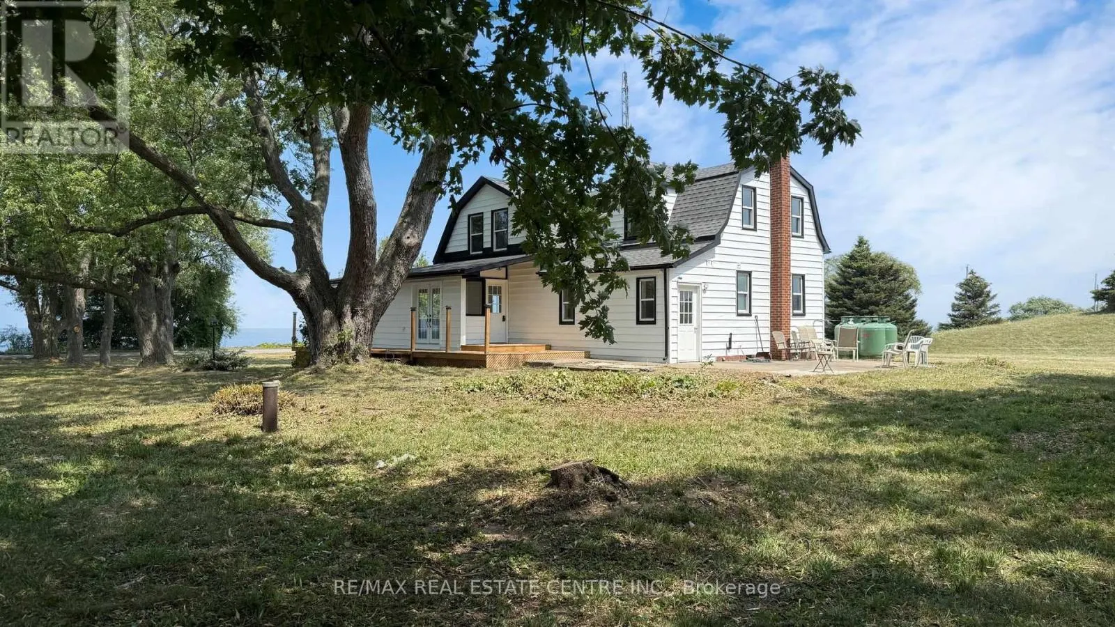 4036 LAKESHORE ROAD