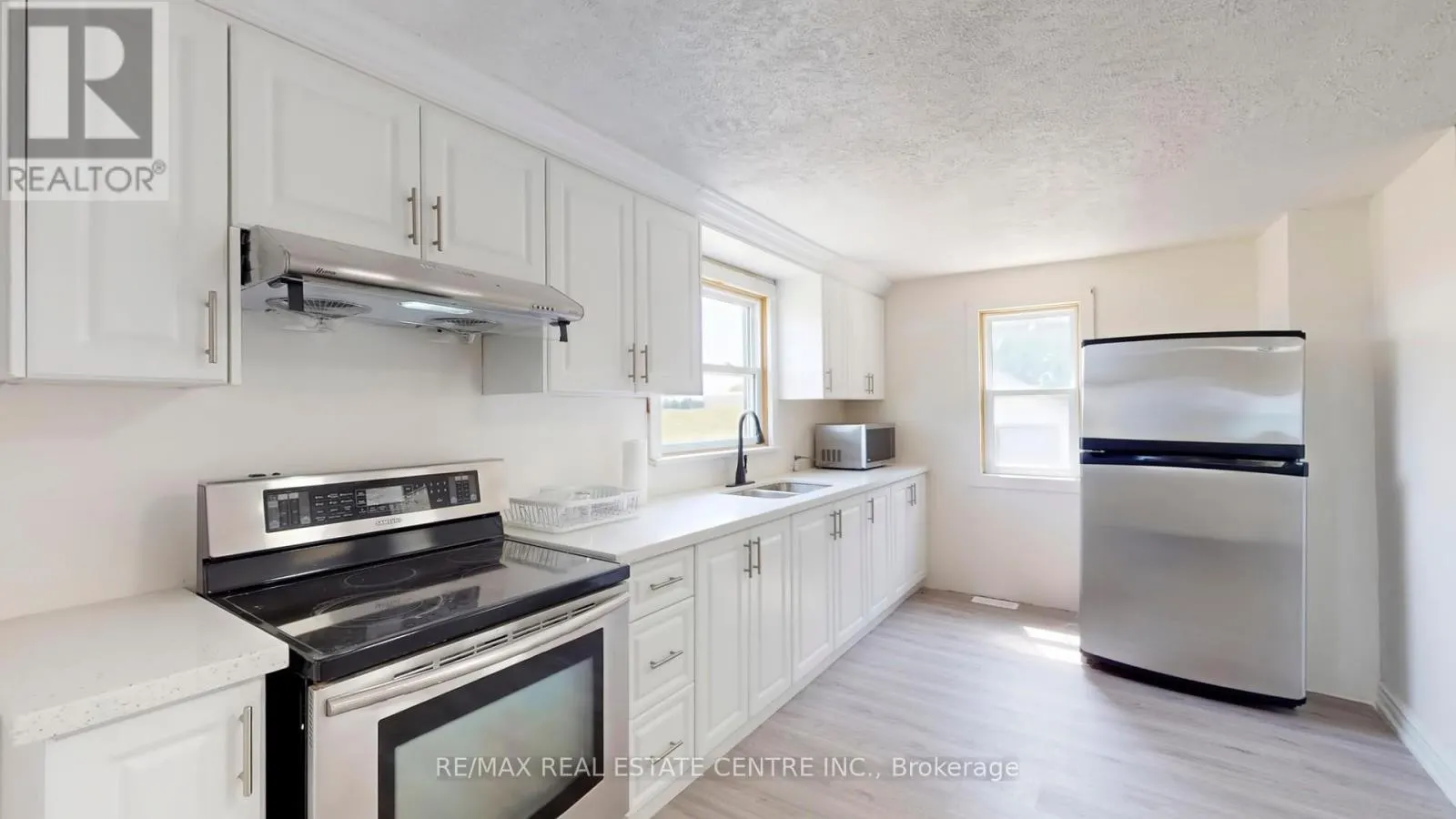 4036 LAKESHORE ROAD
