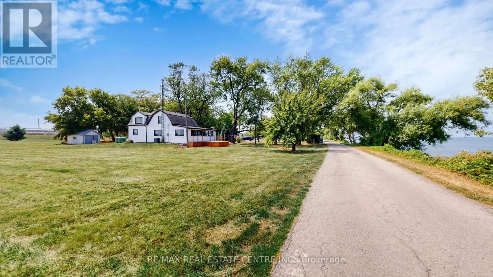 4036 LAKESHORE ROAD