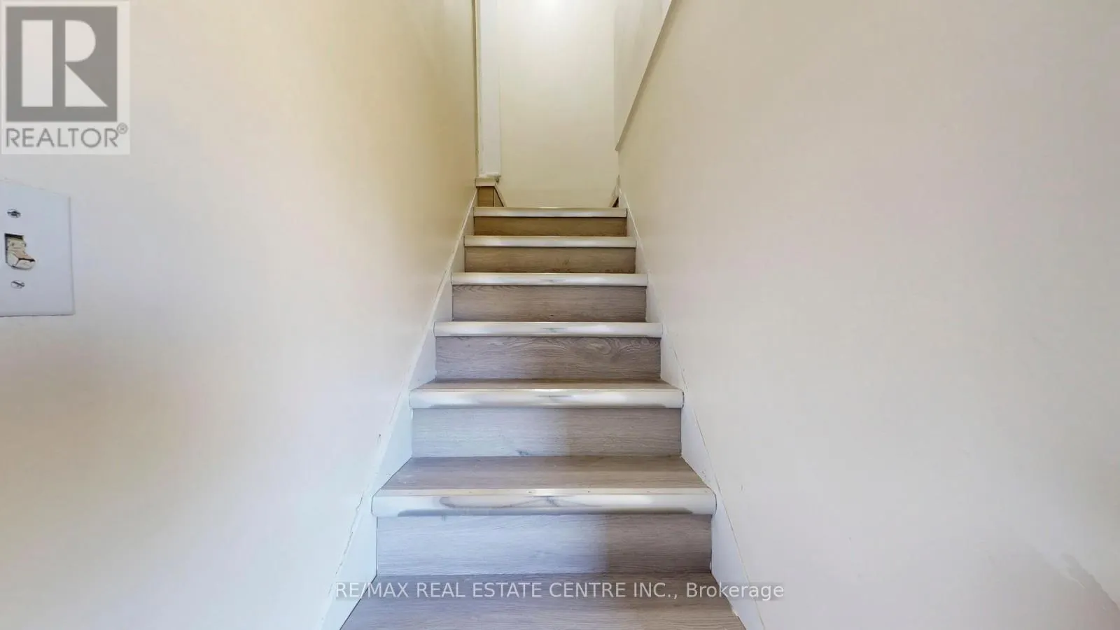 4036 LAKESHORE ROAD