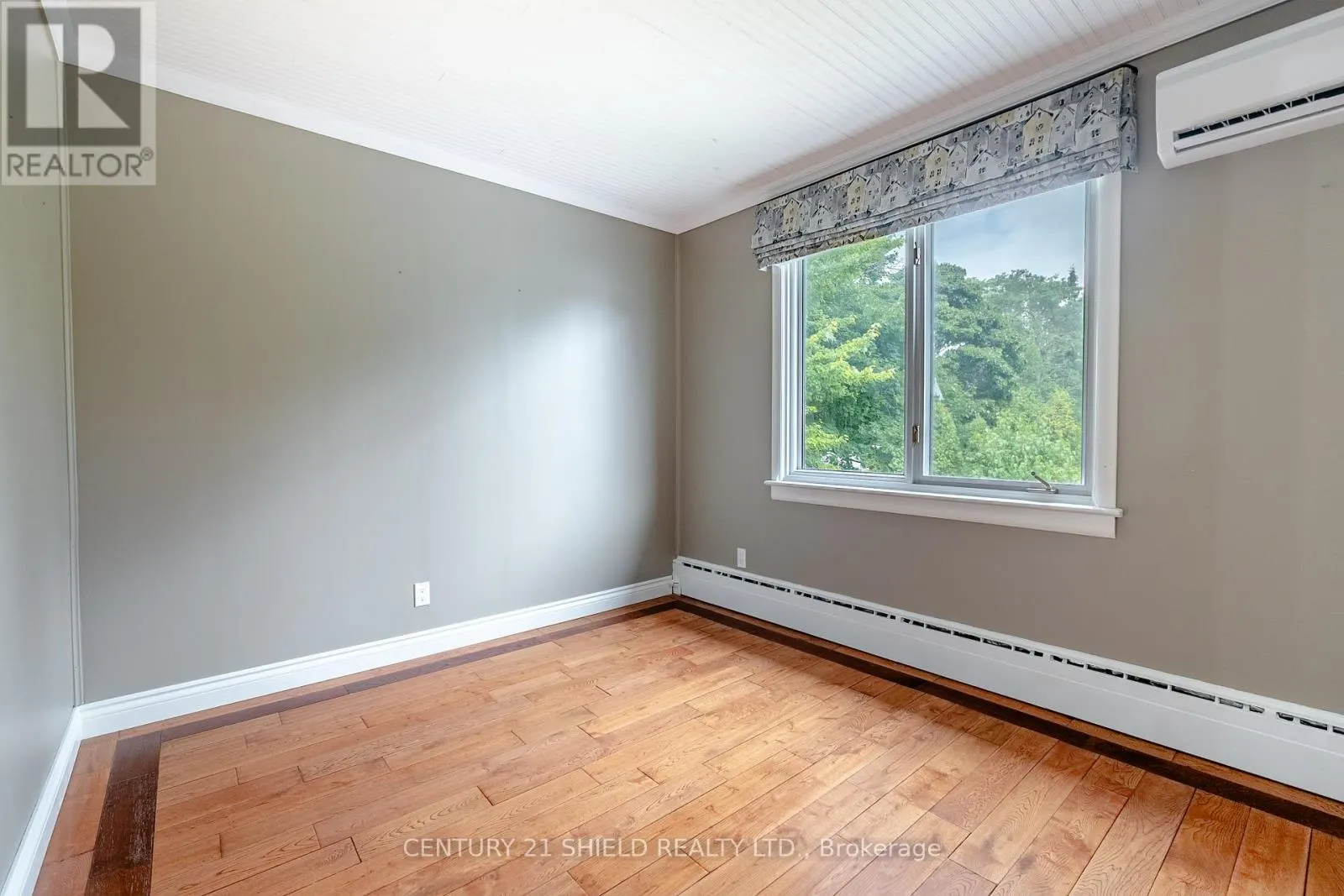 903 RIVERDALE AVENUE