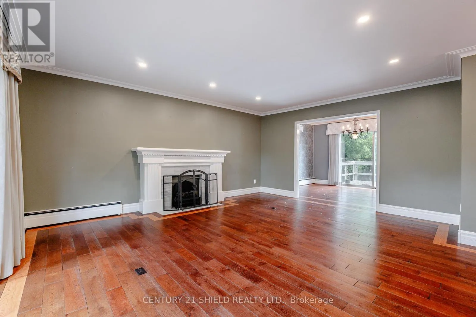 903 RIVERDALE AVENUE