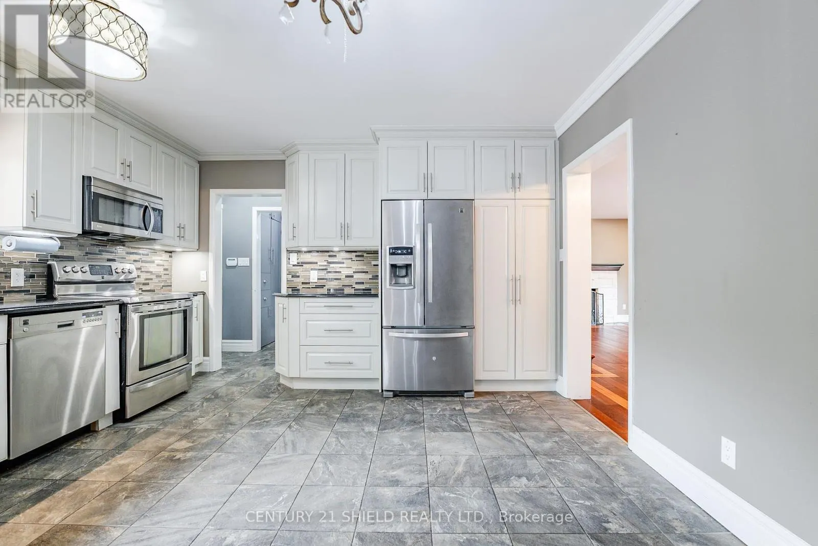903 RIVERDALE AVENUE